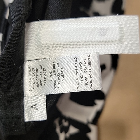 LOFT Size 0P Black & White Floral Pencil Skirt, Excellent, Like New Condition - Picture 11 of 11